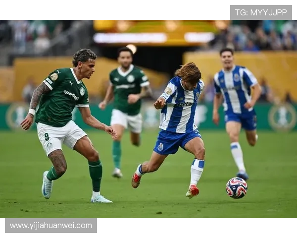 2021年帕尔梅拉斯对阵河床的精彩对决回顾与分析